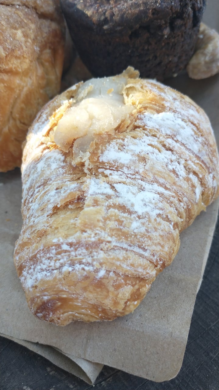 photo of Craft Vegan Bakery Croissant De Pastelera shared by @juanespinola05 on  27 Oct 2021 - review