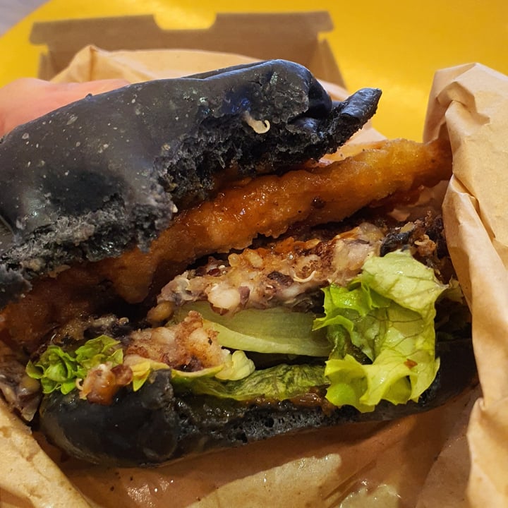 photo of La Ristrettos Coffee Roastery Its Vegan burger shared by @sunfeet on  15 Oct 2020 - review