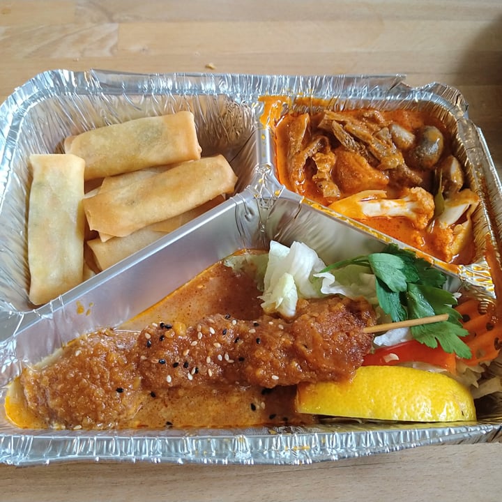photo of Restaurang Usagi Vegan 3 small dishes shared by @eckbert on  02 Mar 2022 - review