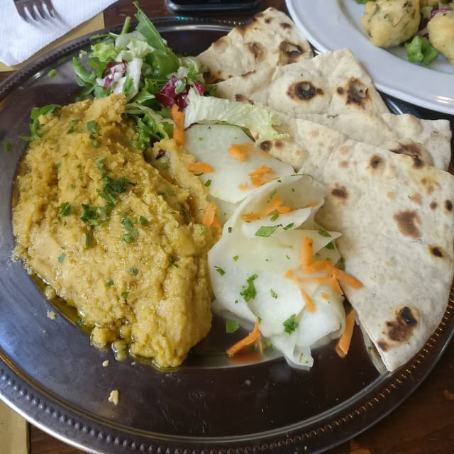 Photo of the dish “Hummus con verdure”