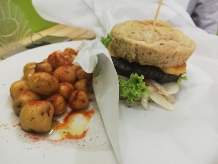 photo of Vegoto Fast Food Hamburguesa Caraota shared by @paulaca on  22 Sep 2019 - review