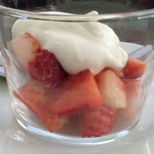 菜肴“Fresas con Nata Vegana”的照片