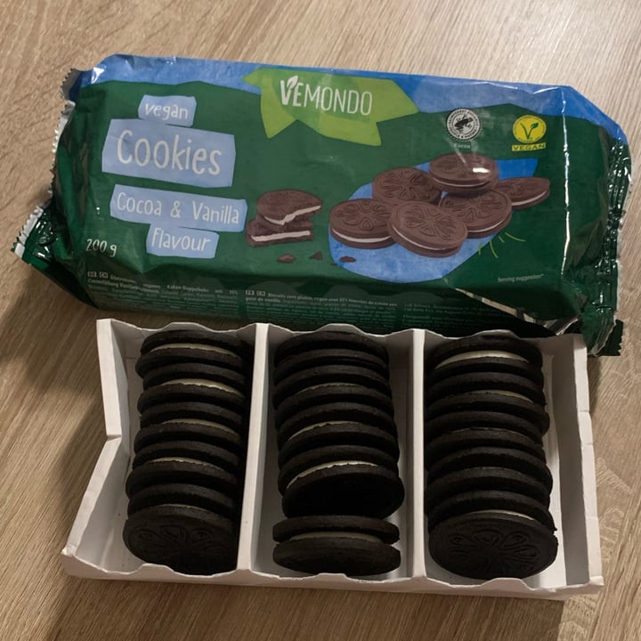 photo of Vemondo  Vegan cookies Cocoa and Vanilla shared by @adele91m on  05 Oct 2022 - review