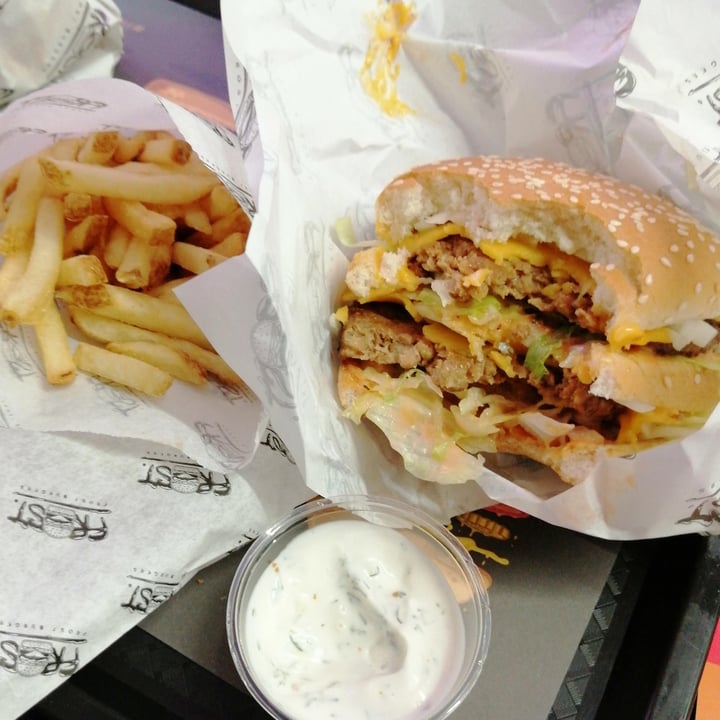 photo of Frost Burgers Double Trouble Burger shared by @beccasaurus on  06 Apr 2021 - review