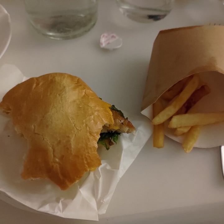 photo of Blackout Burger Britney's Fake Chicken Menu shared by @ilablabla on  09 Oct 2022 - review