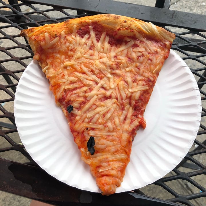 photo of Screamer's Pizzeria Cheese Slice shared by @ilovegoats on  01 Aug 2020 - review