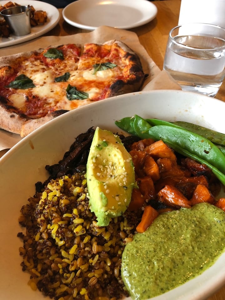 photo of True Food Kitchen Ancient Grains Bowl shared by @nguyenvmy on  25 Dec 2019 - review