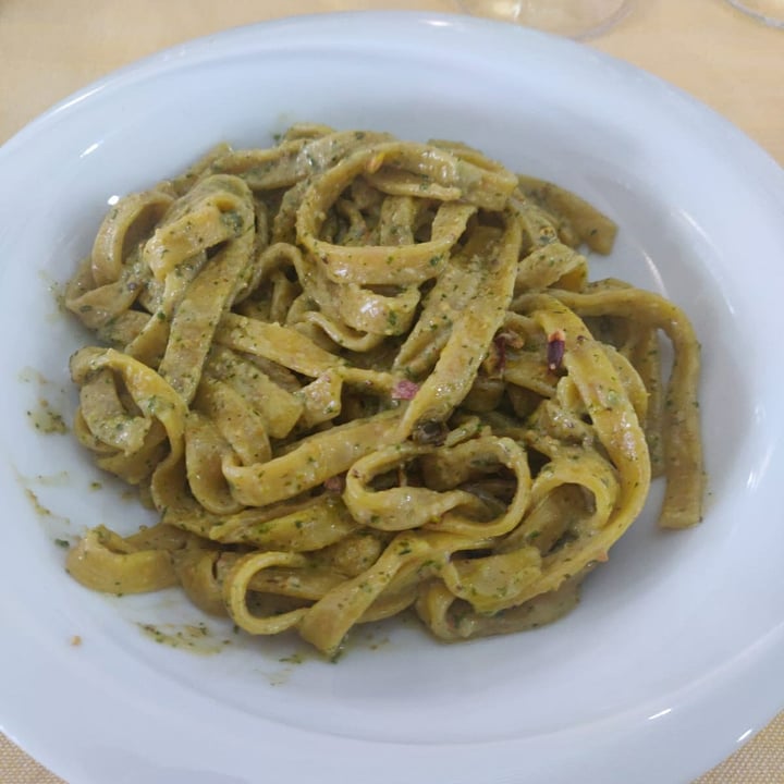 photo of Hotel Ristorante Onda Azzurra Tagliatelle di farro al pesto di pistacchi shared by @pamelabusi on  27 Jun 2022 - review