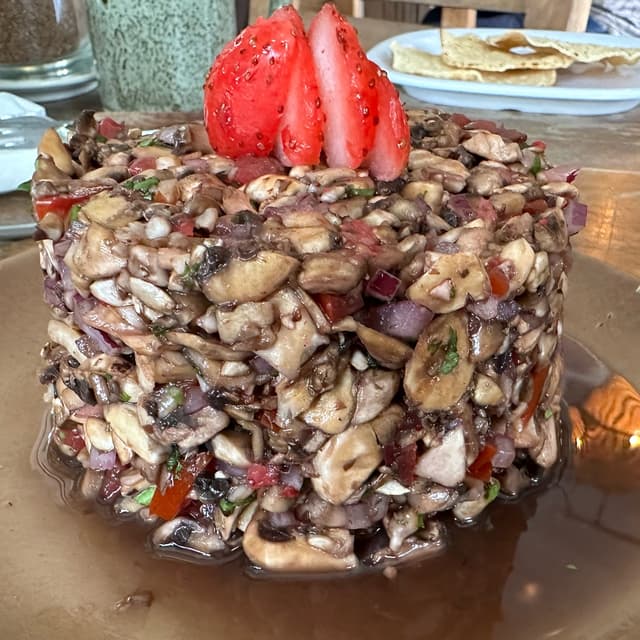 「Ceviche de champiñones crudos」の料理の写真