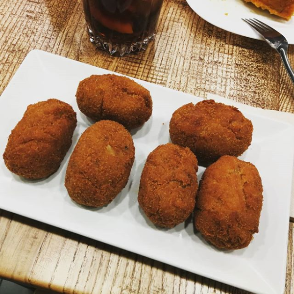 review photo of El Perro Gamberro Croquetas shared by @rutasveganas on 11 Mar 2020 - review