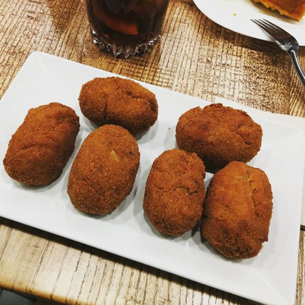 photo of El Perro Gamberro Croquetas shared by @rutasveganas on  11 Mar 2020 - review