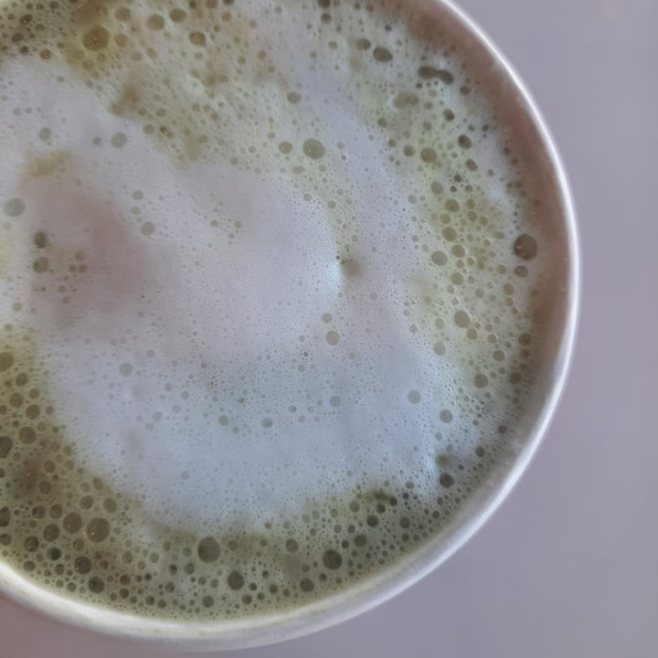 photo of vida e caffè Sunningdale Oat Matcha shared by @diaryofashleigh on  29 Jun 2022 - review