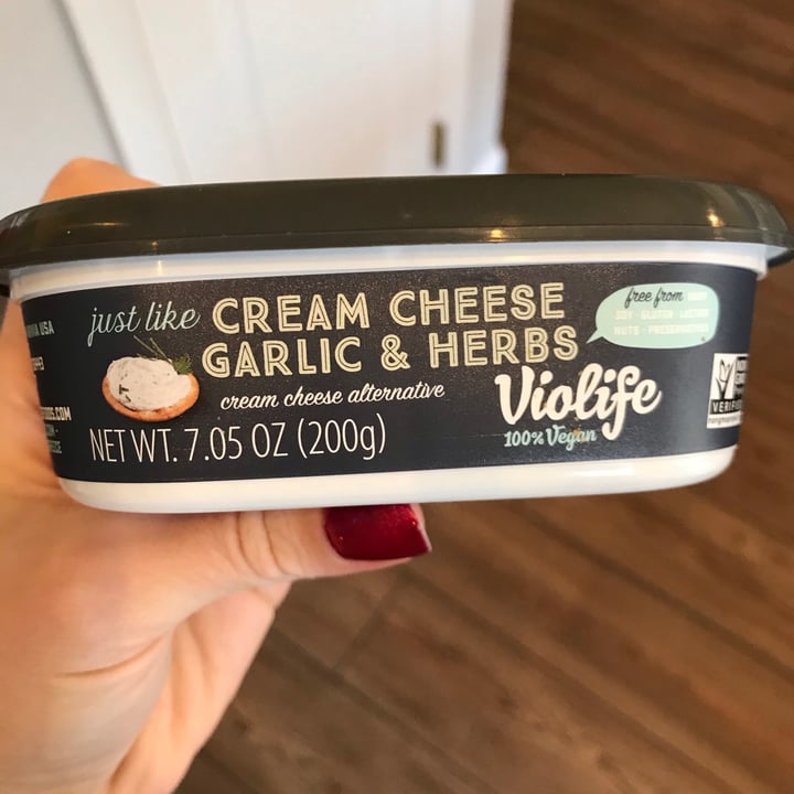 photo of Violife Cream Cheese Garlic & Herbs shared by @mallory17 on  19 Mar 2021 - review