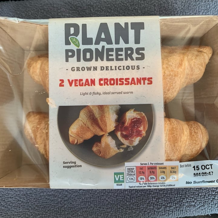 photo of Plant Pioneers 2 Croissants shared by @claudiascarabusci on  06 Nov 2022 - review