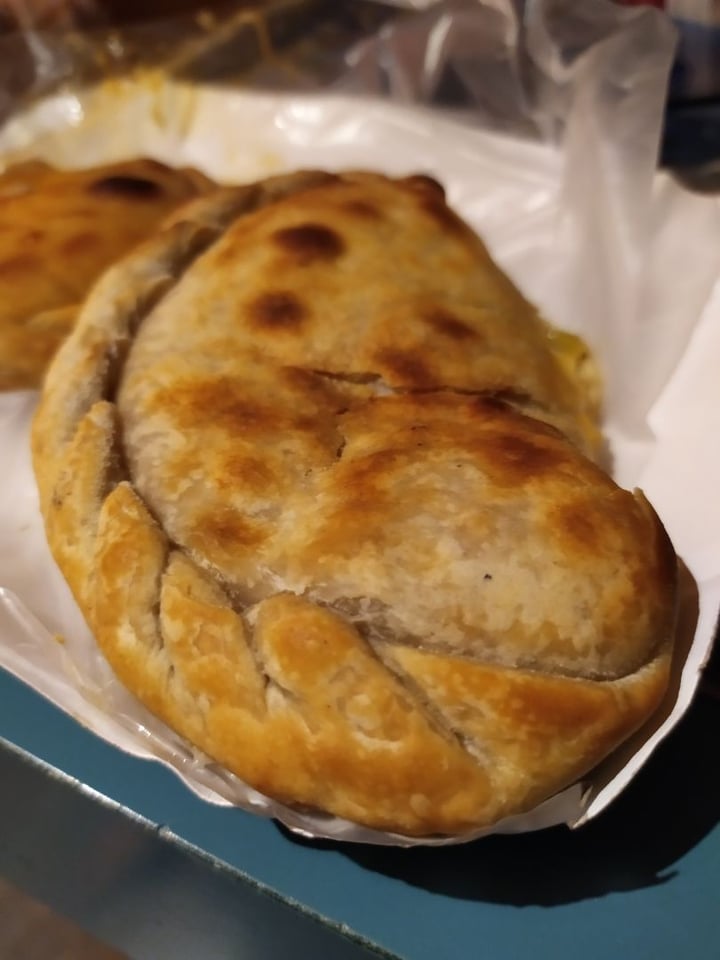 photo of Pizzeria El Golpe Calzone De Calabresa shared by @heycharliebrown on  26 Feb 2020 - review