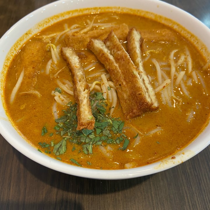 review photo of North South East West Fusion Vegetarian Cuisine Nyonya Laksa shared by @vegan on 06 Nov 2022 - review