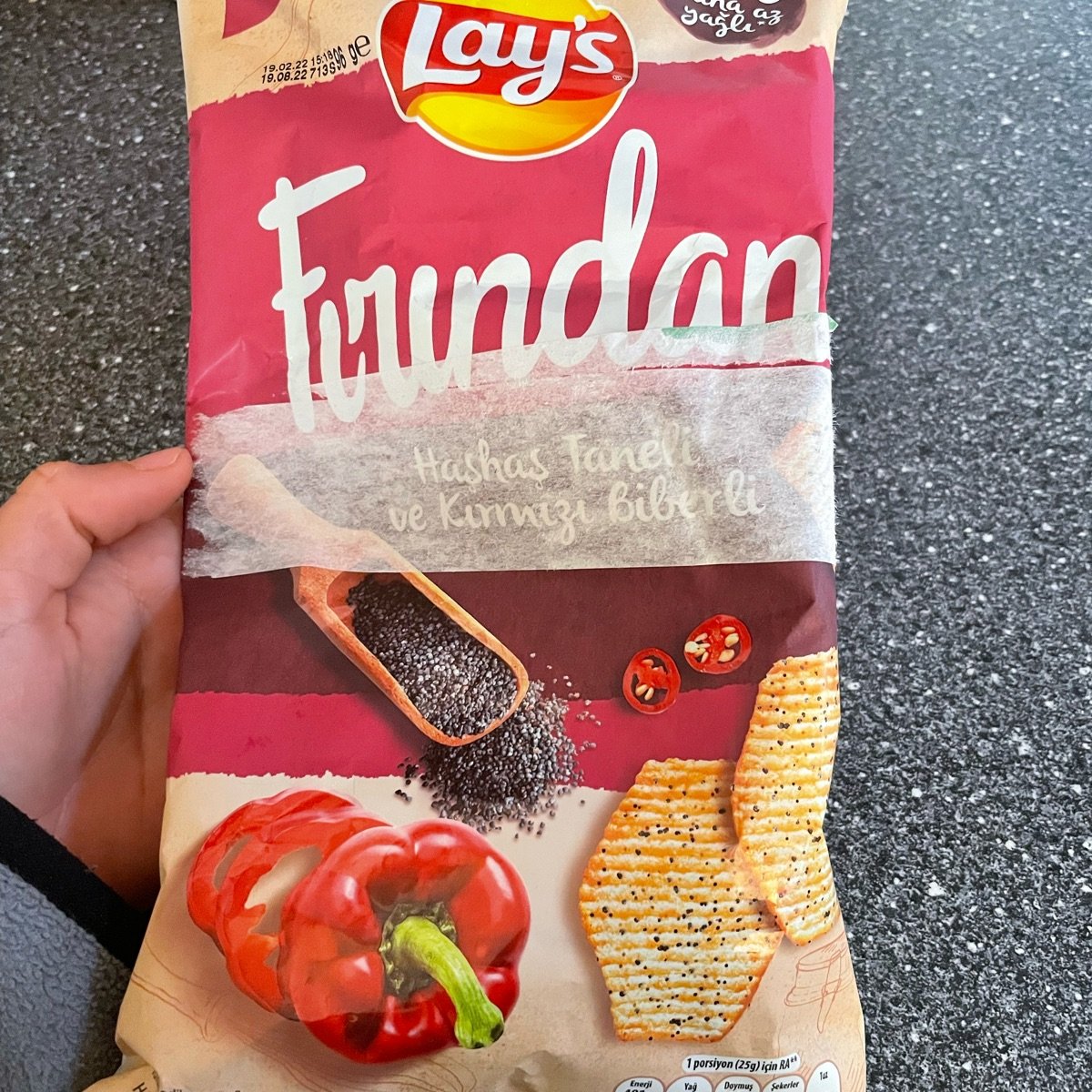 Lay's Potato snack with poppy seed grains and red peppers Reviews | abillion