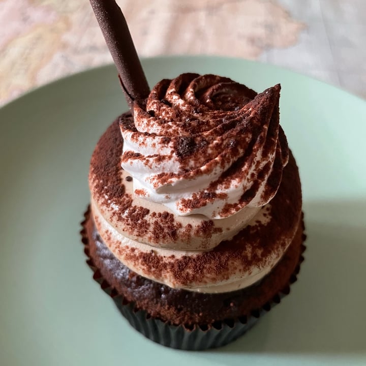 photo of Tauer Bakery Cupcake Frappuccino shared by @bresciaveg on  03 Jul 2022 - review