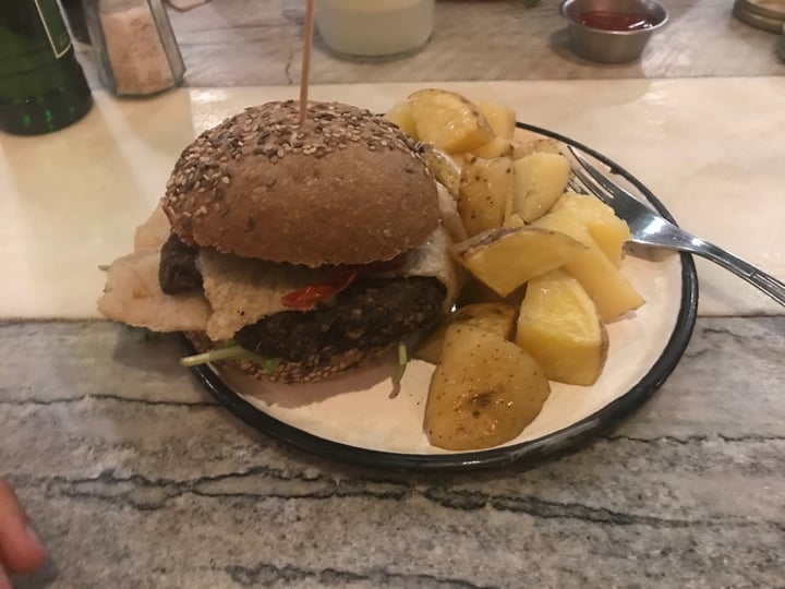 photo of Estilo Veggie Hamburguesa Gaia shared by @sechague on  26 Jan 2020 - review