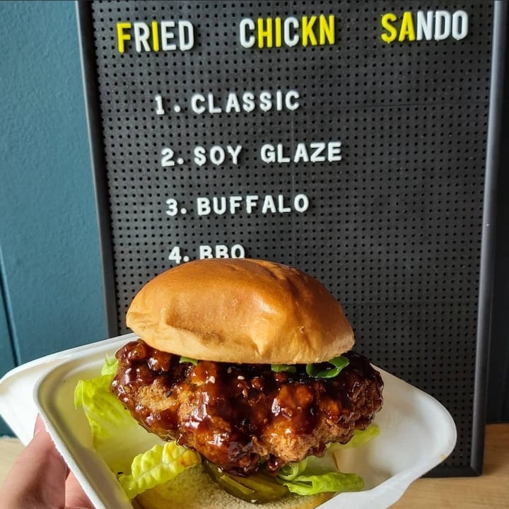 photo of FacePlant Foods Fried Chickn Sando shared by @vix3n on  14 Oct 2021 - review