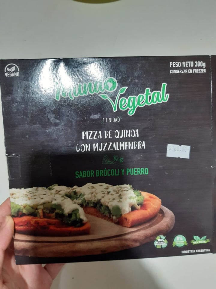 photo of Mundo Vegetal Pizza de muzzarella con brocoli y puerro shared by @emilyvegan on  26 Jan 2020 - review