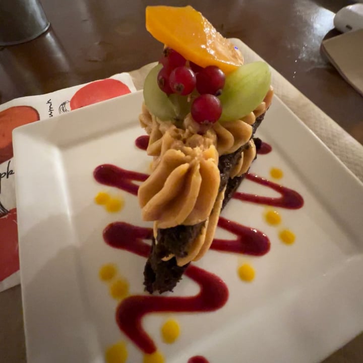 review photo of Sabores de Sandra VEGAN Restaurant Tarta de chocolate shared by @justdevzero on 07 Nov 2022 - review