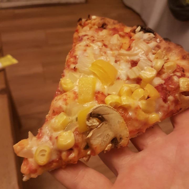 photo of Plant Kitchen (M&S) 3 cheeze stonebaked pizza shared by @animalsrule on  09 Nov 2020 - review