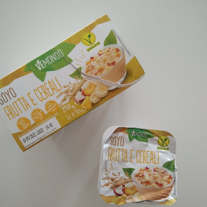 photo of Vemondo Yogurt frutta e cereali shared by @martasillani on  17 Apr 2022 - review