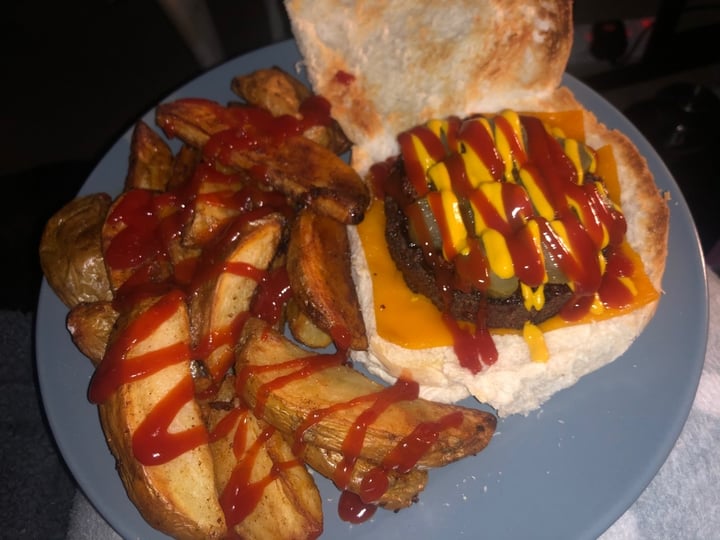 photo of Iceland Foods No bull burgers shared by @beccabynature on  25 Feb 2020 - review
