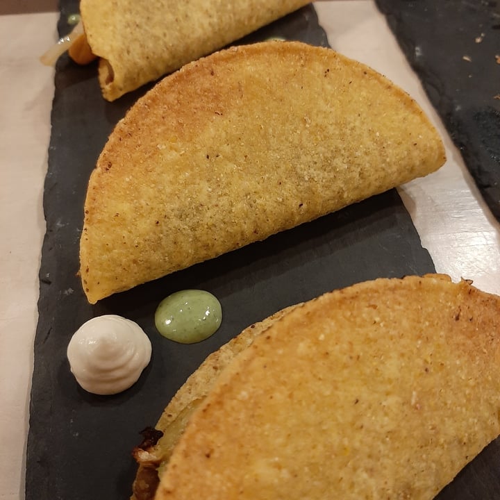 photo of Food Love Tacos Messicani 100% vegan shared by @ellymacnina on  29 Jan 2022 - review