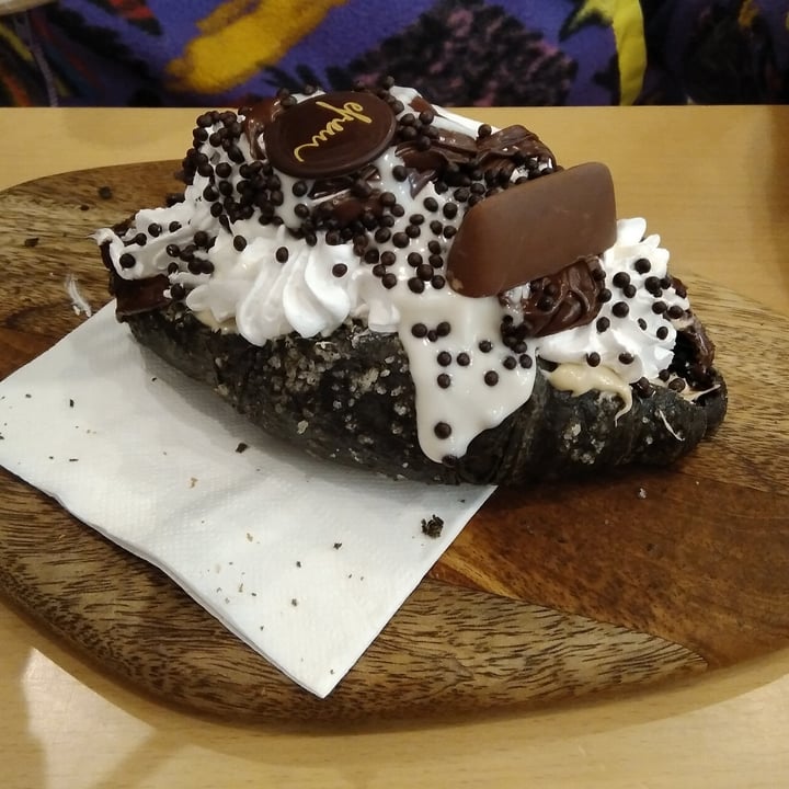 photo of Efrem - Caffetteria, Pasticceria, Cucina Brioche Bomba shared by @flowerpower84 on  03 Nov 2021 - review