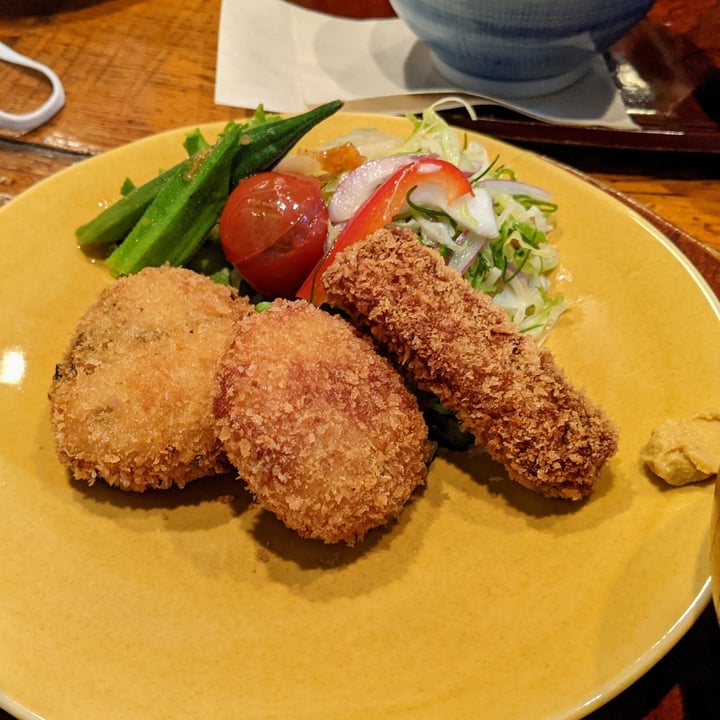 photo of Alicia ミックスフライ定食 shared by @ebnak on  26 Jul 2022 - review