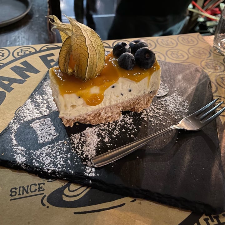 photo of Urban Farmhouse cheesecake passion fruit e mango shared by @aliciue on  29 Nov 2022 - review