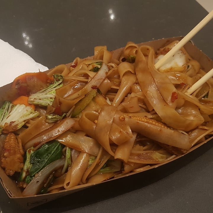 review photo of Thai Express Pad Thai shared by @plantivorous on 20 Nov 2022 - review