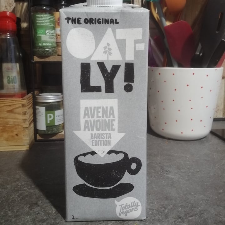 review photo of Oatly Oat Drink Barista Edition shared by @carota on 26 Jan 2022 - review