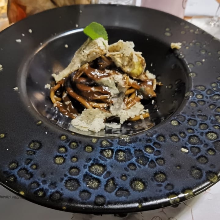 photo of Romeow Cat Bistrot Spaghetti all'aglio nero shared by @circeveg on  10 Mar 2022 - review