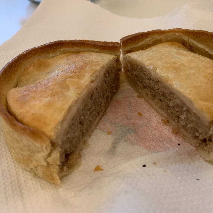 photo of Bell's Vegan Scotch Pie shared by @julesbateman on  10 Dec 2020 - review