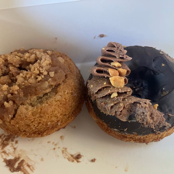 review photo of Donut City Donuts veganas shared by @bautiquerejeta on 09 Oct 2022 - review