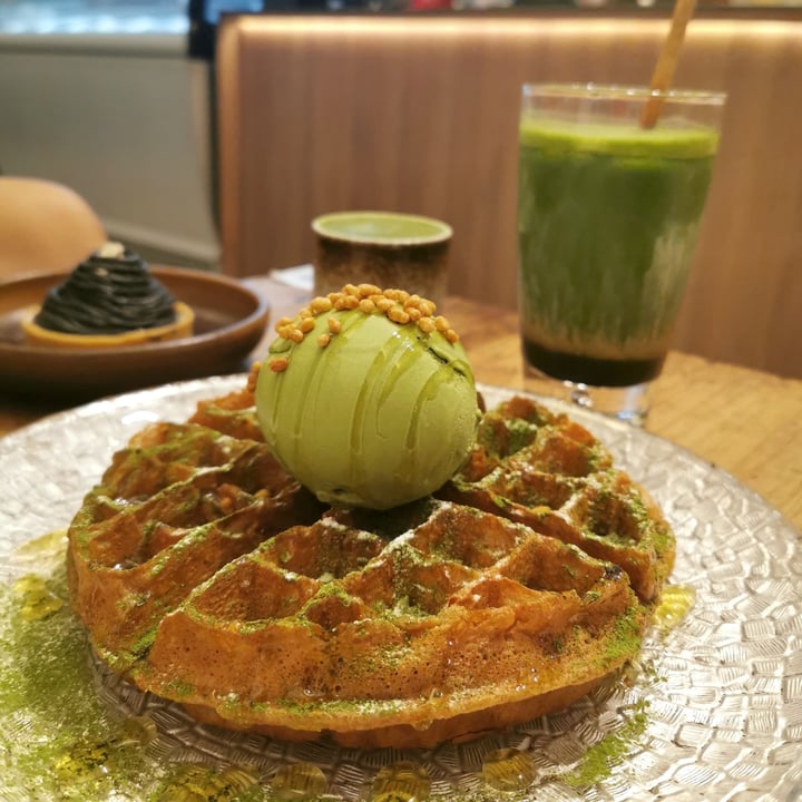 photo of Hvala Craig Road Mochi Waffles with gelato shared by @valerynwen on  03 Mar 2022 - review
