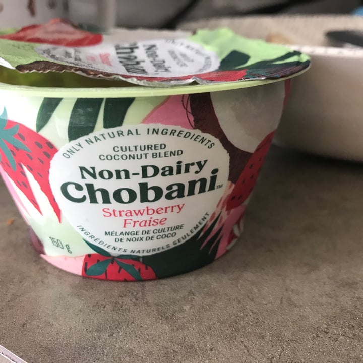 photo of Chobani Coconut Non-Dairy Blend Strawberry Yogurt shared by @xxxmissmunsterxxx on  10 Sep 2020 - review