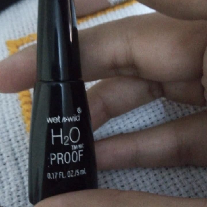 photo of Wet n Wild Beauty Delineador De Ojos shared by @amyvegann on  08 Oct 2021 - review
