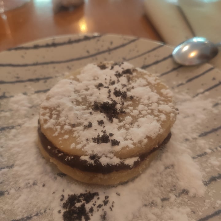 photo of Los Andenes Alfajor crudivegano shared by @love-hummingbird on  12 Aug 2022 - review
