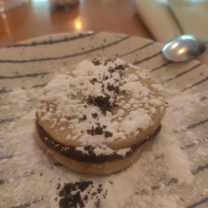 review photo of Los Andenes Alfajor crudivegano shared by @love-hummingbird on 12 Aug 2022 - review