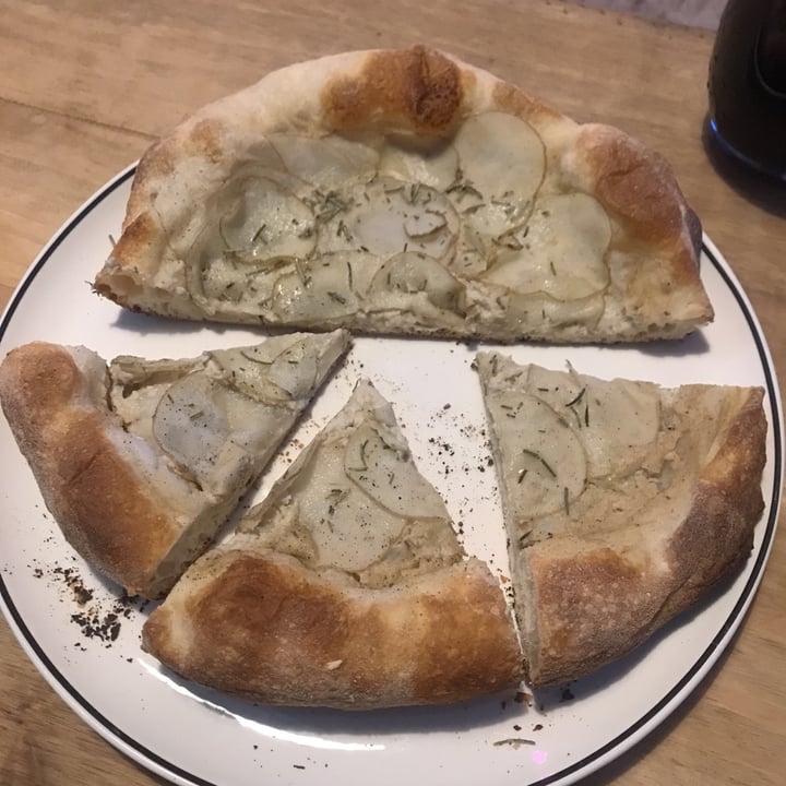 photo of Mudrá Pizza Bianca shared by @juliprisma on  27 Sep 2020 - review