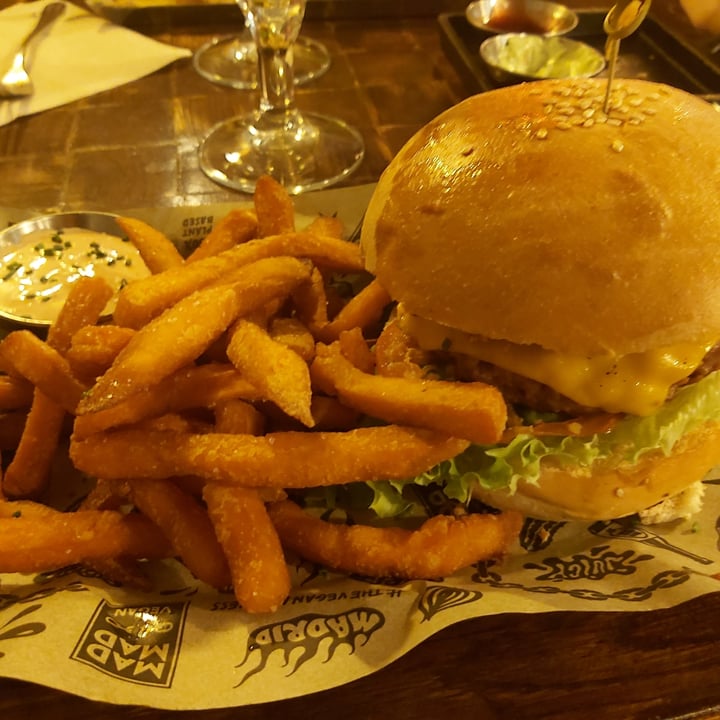review photo of Mad Mad Vegan The mad signature shared by @carolinacarmele on 13 Aug 2022 - review