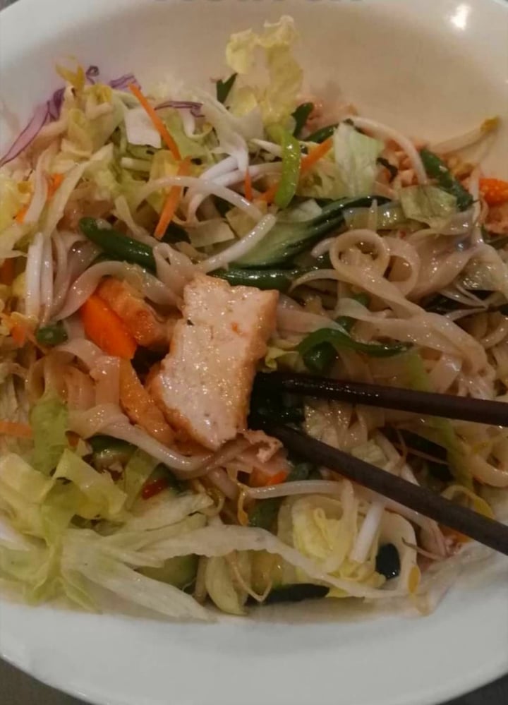 review photo of Quy Nguyen Vegan Living Pho Xao rice noodles shared by @lauranne on 16 Aug 2019 - review