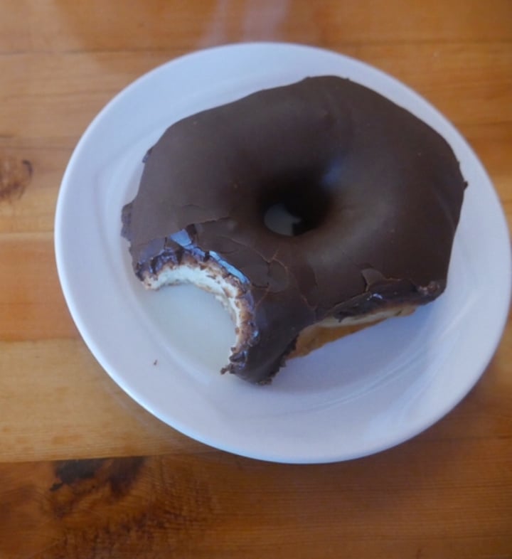 photo of Cartems Donuts Chocolate dip donut shared by @vanessaainsley on  19 Apr 2020 - review
