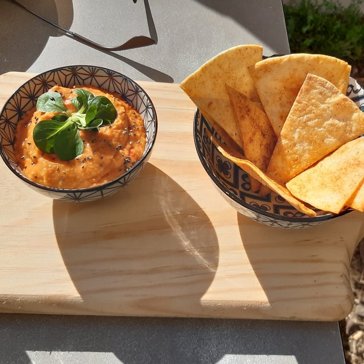 photo of MiKENGO Hummus De Pimientos shared by @ventru88 on  12 Feb 2022 - review