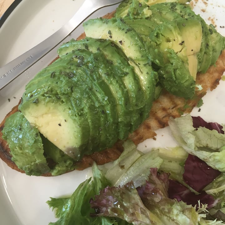 review photo of AP Coffee Jumbo Avocado Toast shared by @sfhvlk on 02 Aug 2021 - review