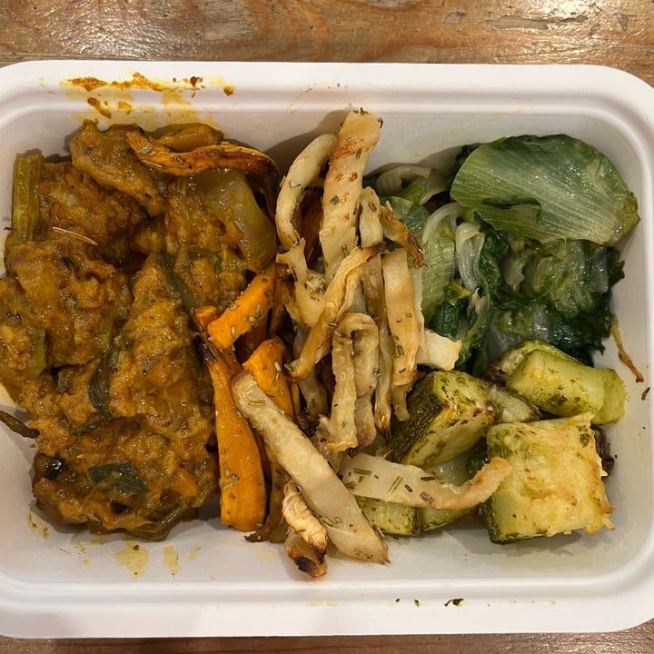 photo of Rosmarino Gastronomia Naturale e Vegana Piatto veg shared by @valemil on  11 Jul 2022 - review